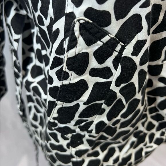 Black and white giraffe animal print trench coat size medium - Picture 6 of 8